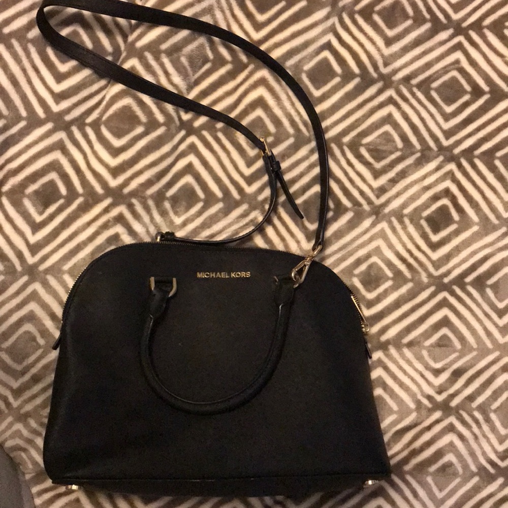 Authentic Michael kors purse cross body